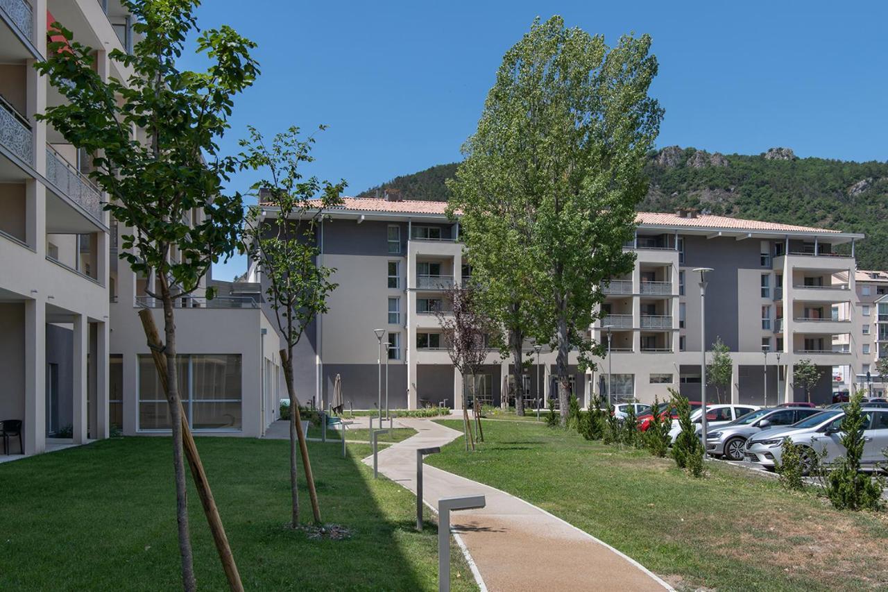 Résidence services seniors DOMITYS LES EAUX VIVES Digne-les-Bains Exterior foto